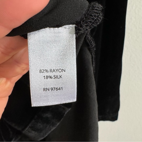 J. Jill Rayon Silk Black Velvet Tunic / Long Sleeve Shirt Size Small - Picture 9 of 11